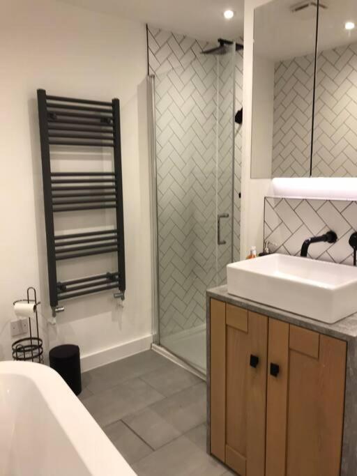 New Town House With *free Allocated Parking* Brighton