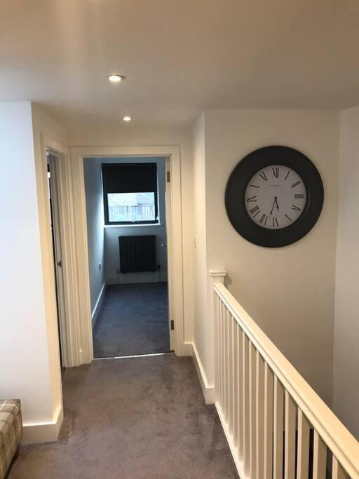 New Town House With *free Allocated Parking* Apartment Brighton
